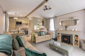 Sandpiper Lodge - Stunning Lodge with Hot Tub